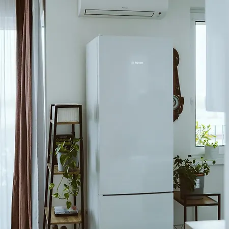 Modern 1 Bedroom ǀ Ac, Free Parking Apartment *