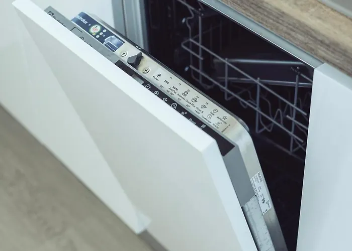 Modern ǀ Ac, Free Parking