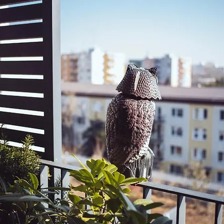 Modern ǀ Ac, Free Parking Apartment *